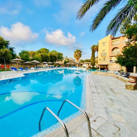 Basillica 3 Bedrooms Apartment Paphos Bagian luar foto