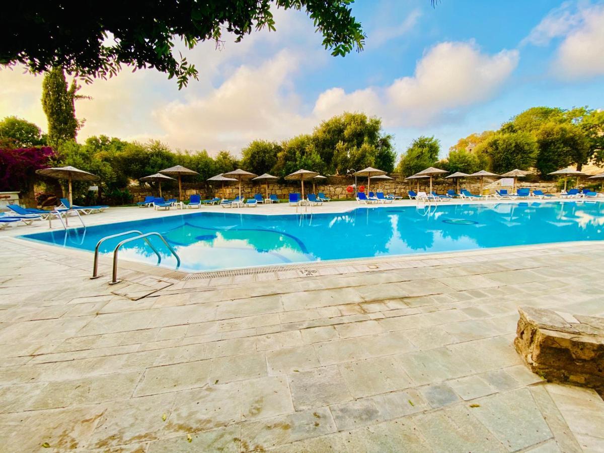 Basillica 3 Bedrooms Apartment Paphos Bagian luar foto