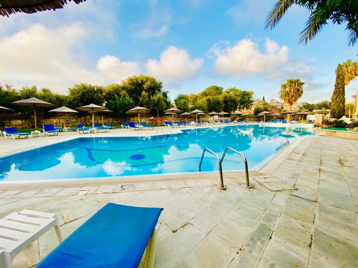 Basillica 3 Bedrooms Apartment Paphos Bagian luar foto