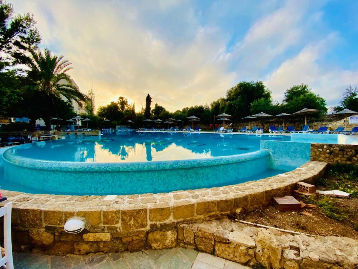 Basillica 3 Bedrooms Apartment Paphos Bagian luar foto
